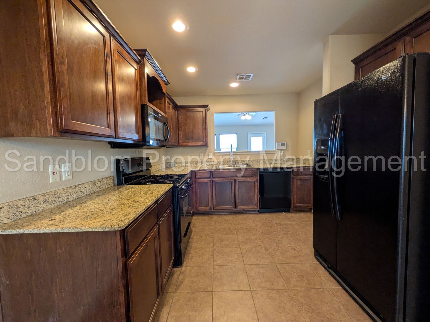 For Lease – photo 4