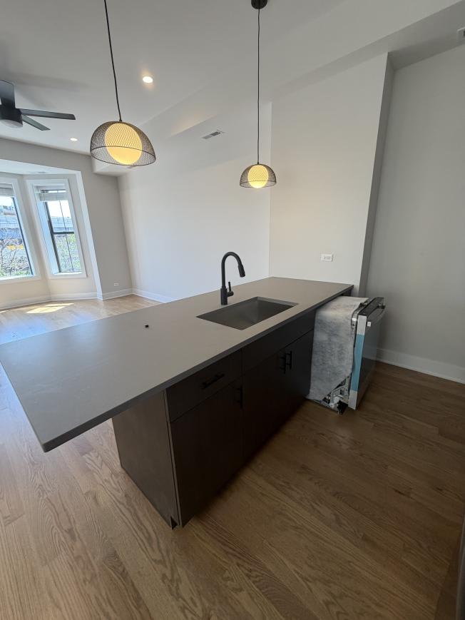 3354 N Sheffield Ave – photo 4
