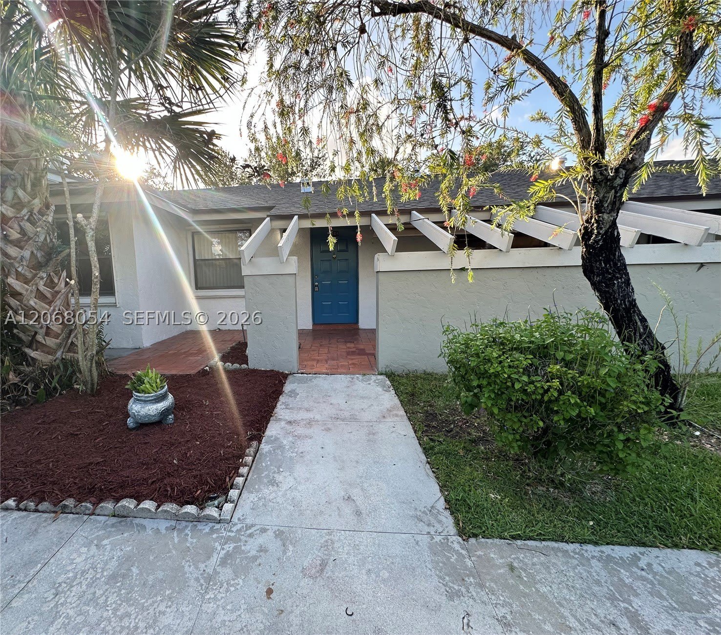 2902 SW 21st Ter – photo 1