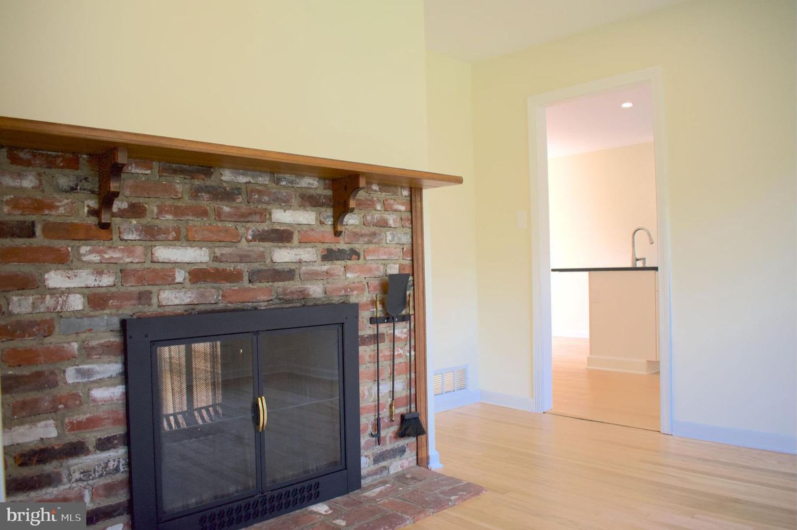 414 Warren Rd – photo 5