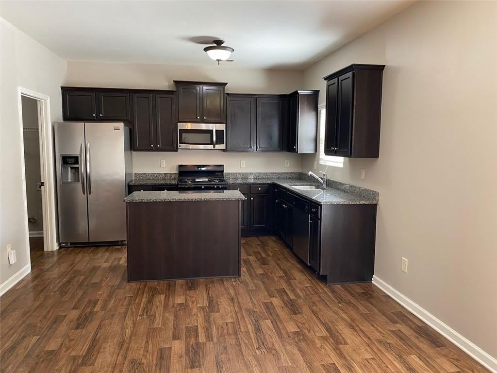 2392 Newbury Oaks Court – photo 5