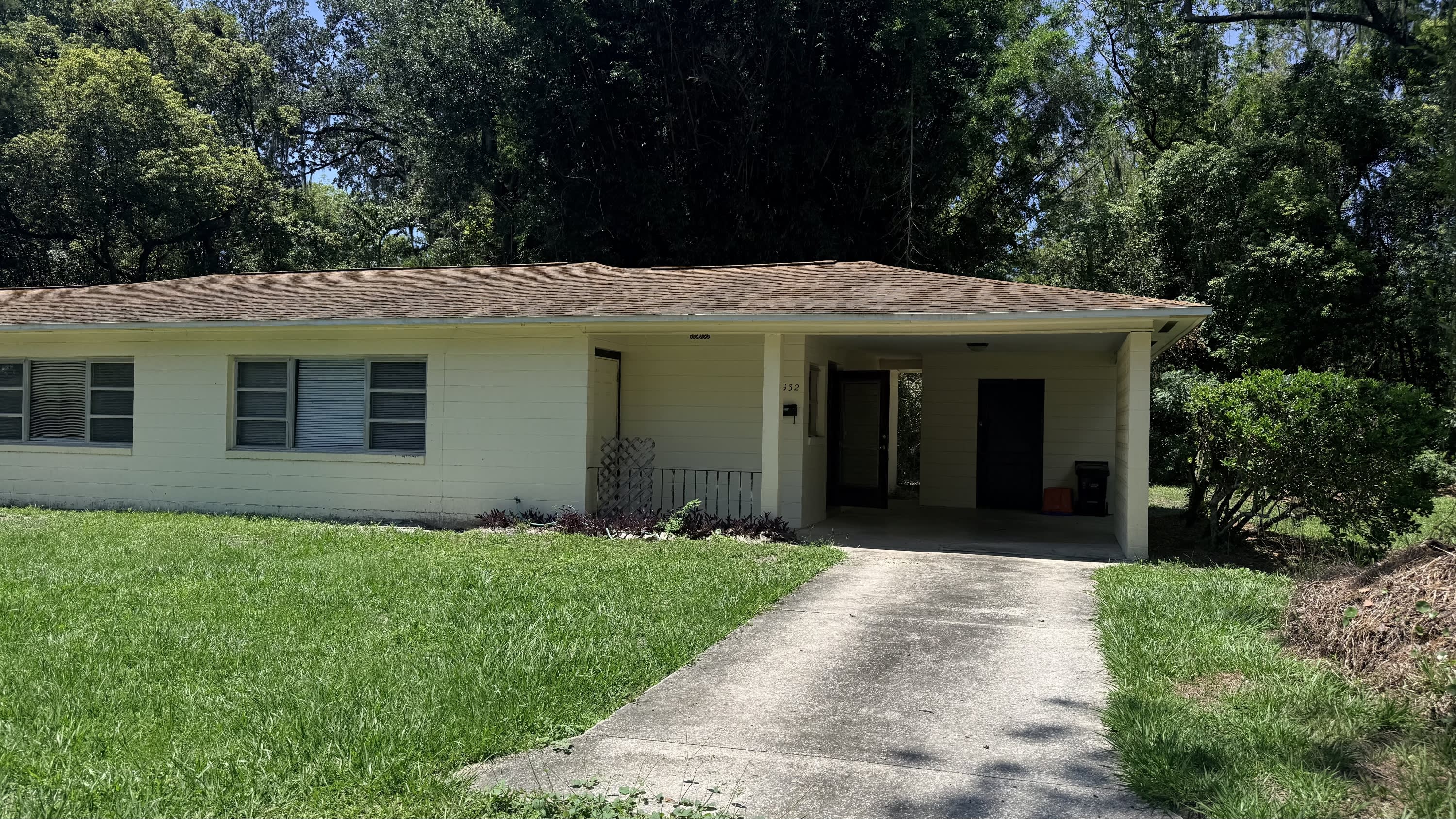 932 Northeast 6th Avenue – photo 1