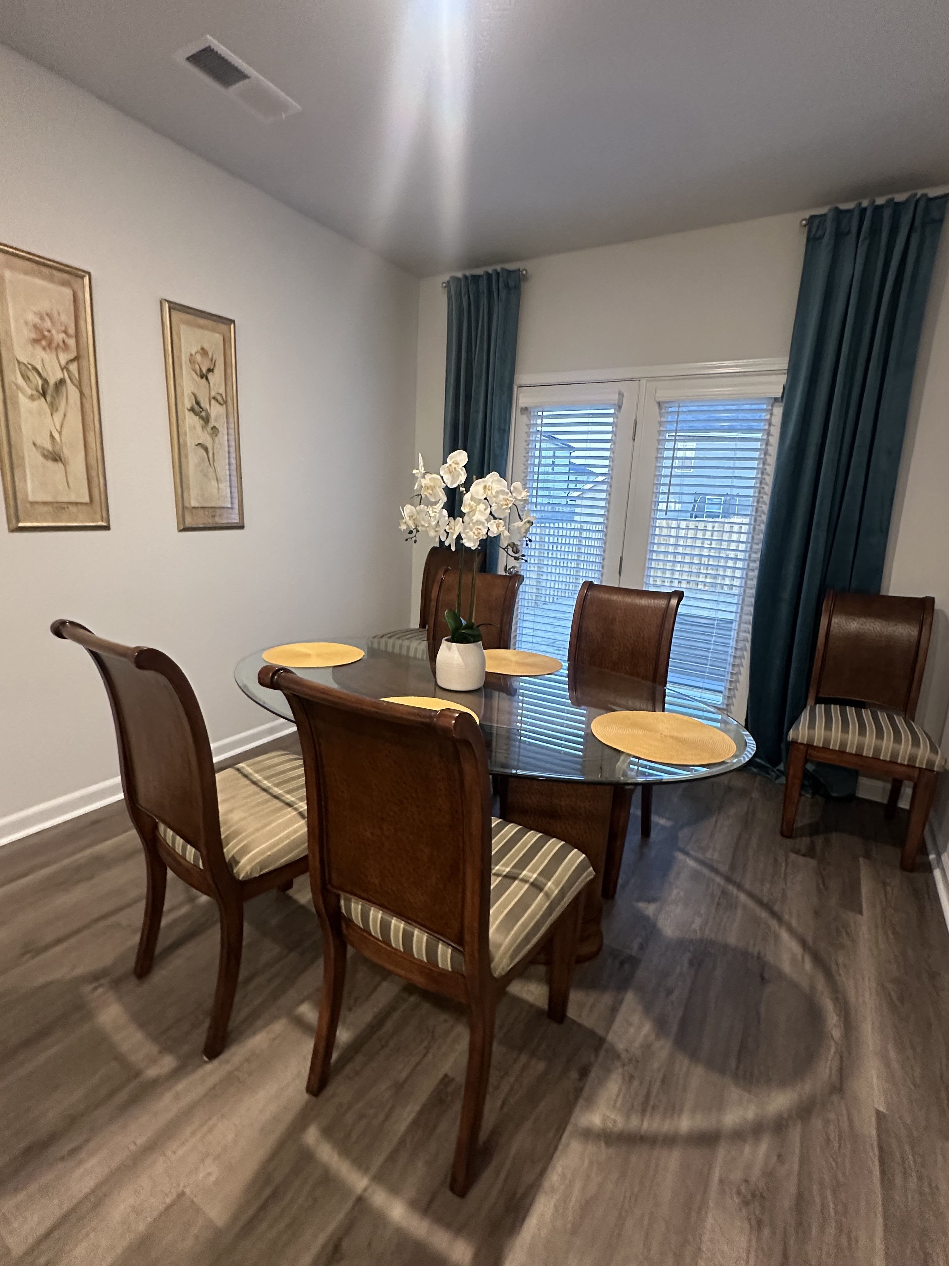 490 Whitby Ct – photo 1