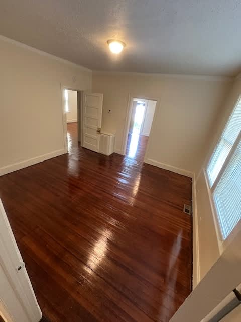 121 Hamlin Avenue – photo 2