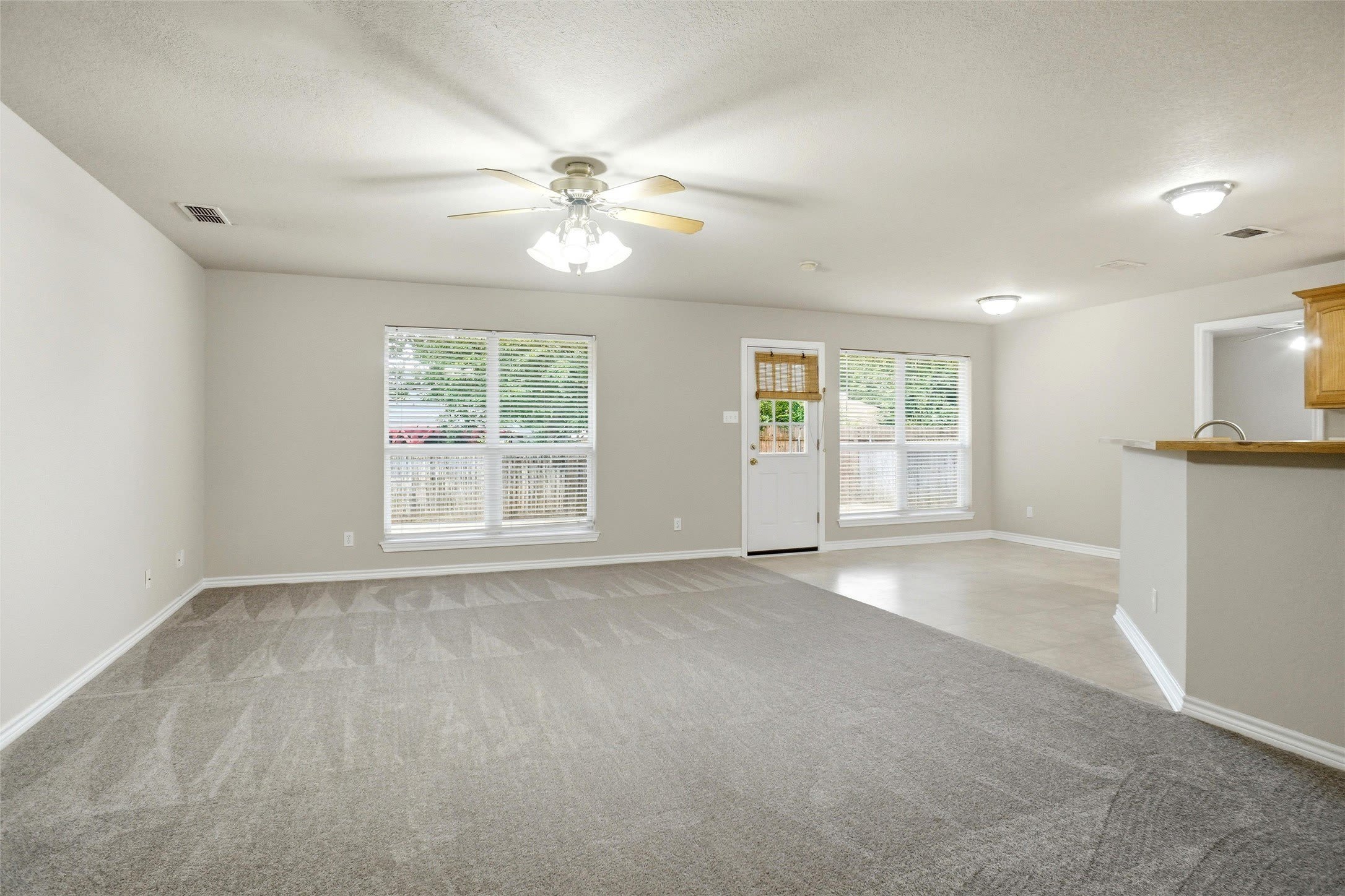 612 N Avenue C – photo 2