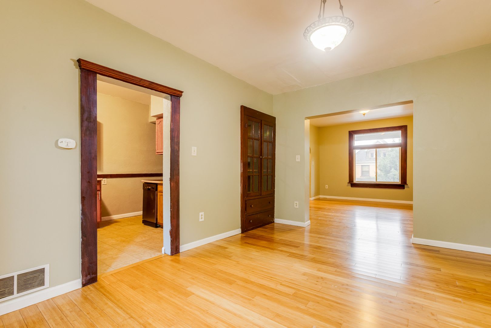 Available Now Traditional 4 Bedroom Home Located In Mt Washington Ask How You Can Get Up To One Month Of Free Rent – photo 5