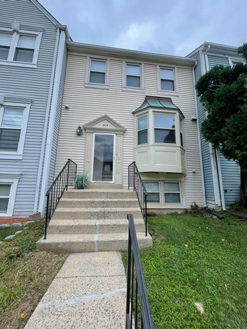 SPACIOUS TH IN GAITHERSBURG – photo 2