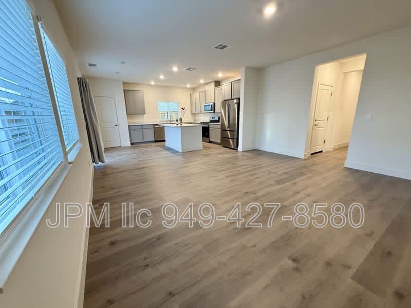 7930 Evaporite Dr – photo 4