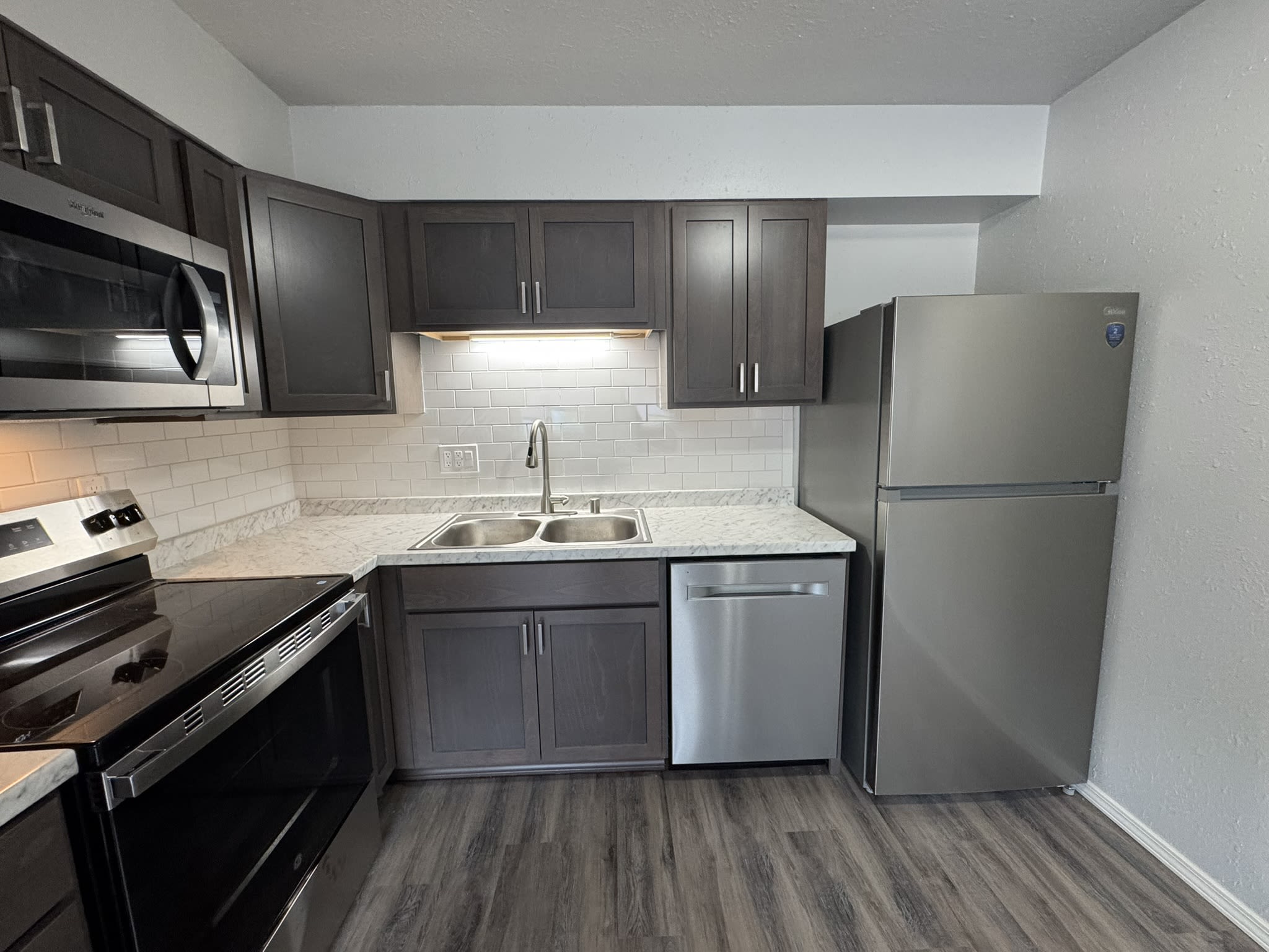 2405 W 2nd AveApt #23 – photo 2