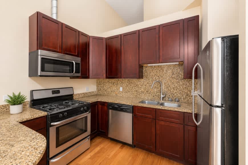 2415 W 24Th – photo 2