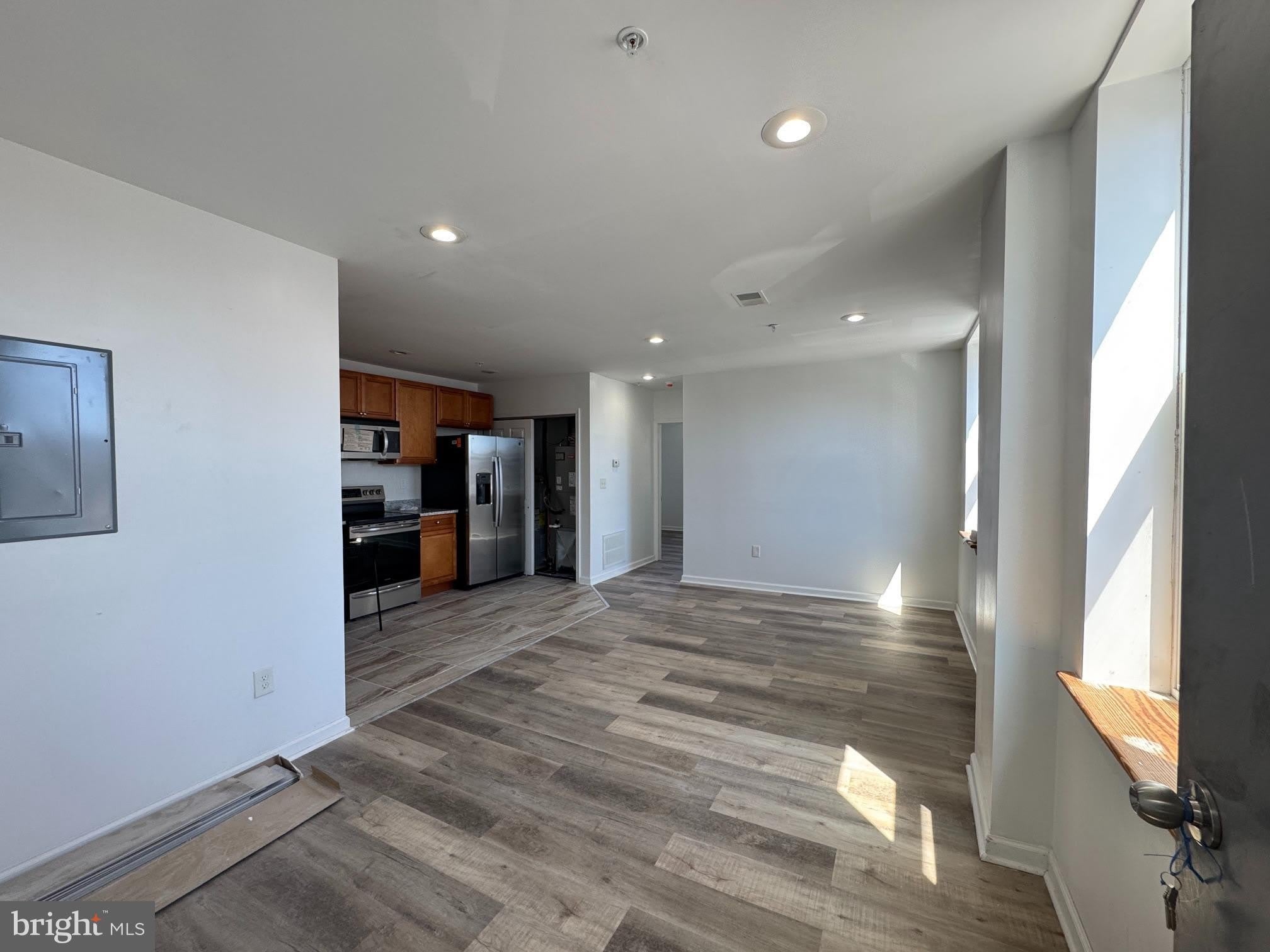 700 W GIRARD Avenue – photo 4