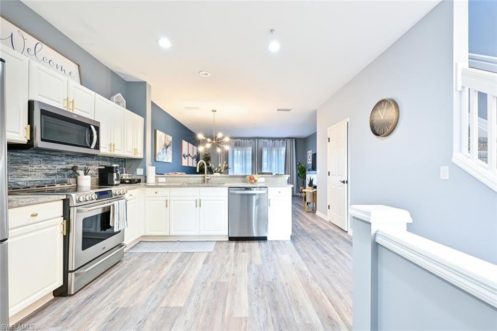981 Hampton Cir – photo 2