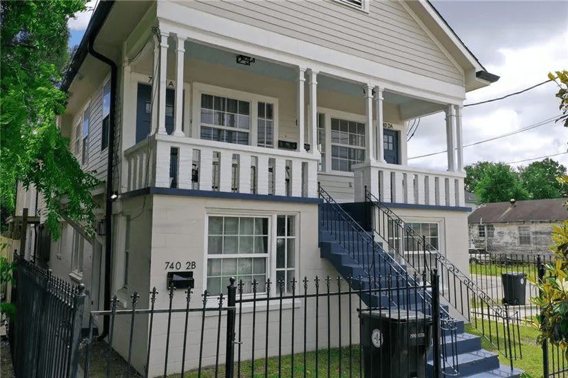 740 Thayer – photo 2