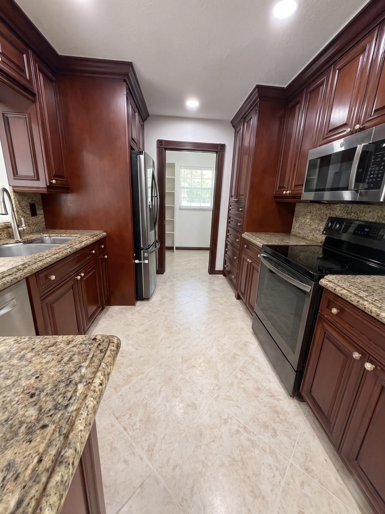 9585 Affirmed Lane – photo 4