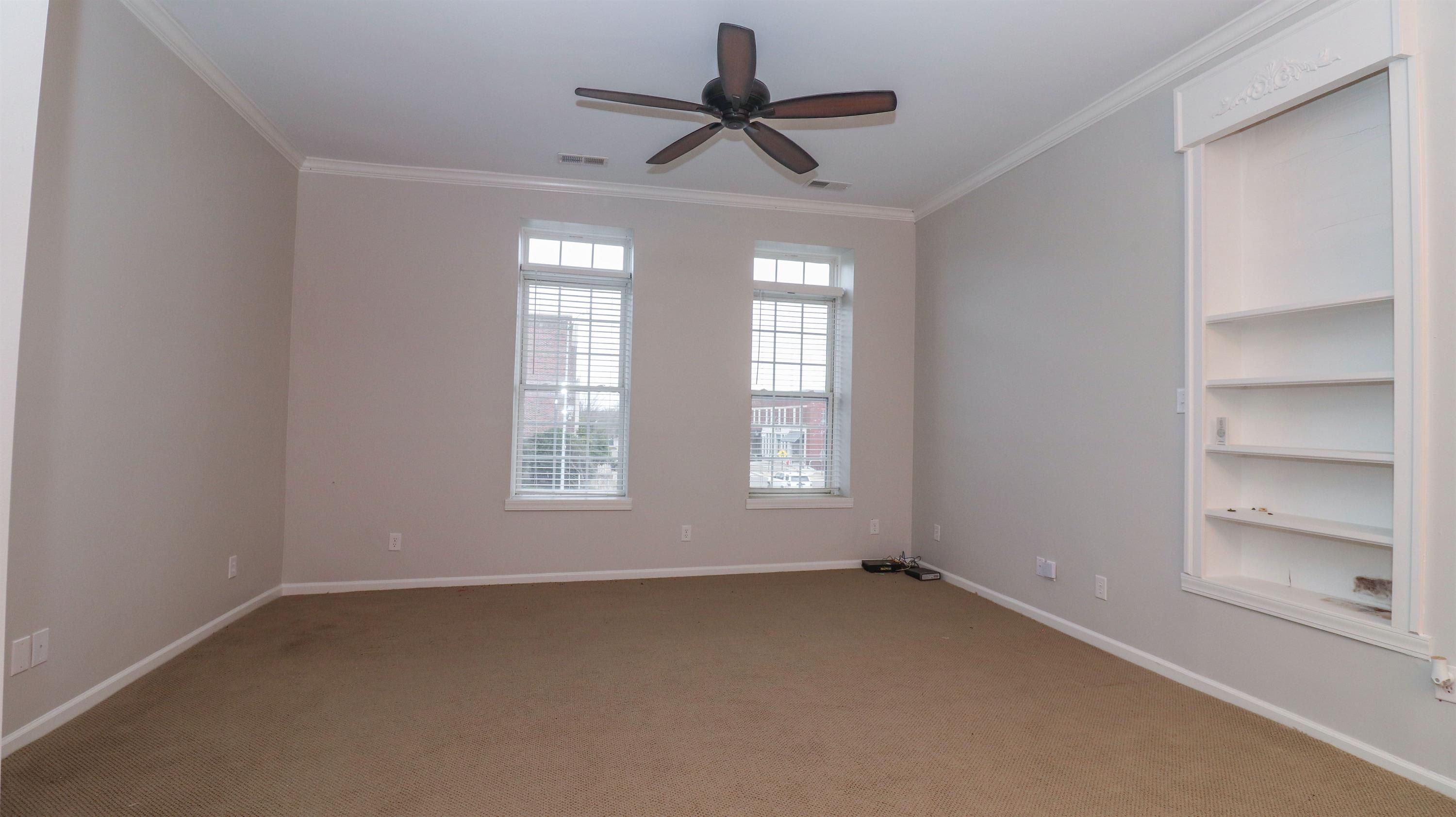 32 N Lafayette Ave – photo 3