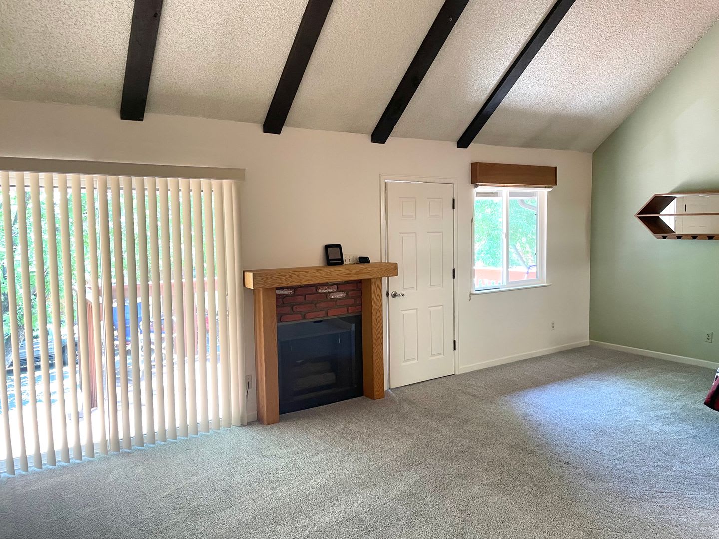 Town home for rent in The Aspens townhome neighborhood 2b, 1 bath – photo 2