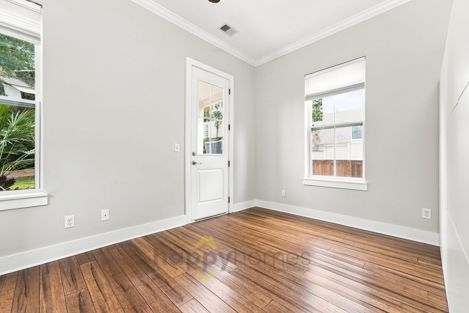 4 Bedroom 2.5 Bathroom Home in Park Circle – photo 5