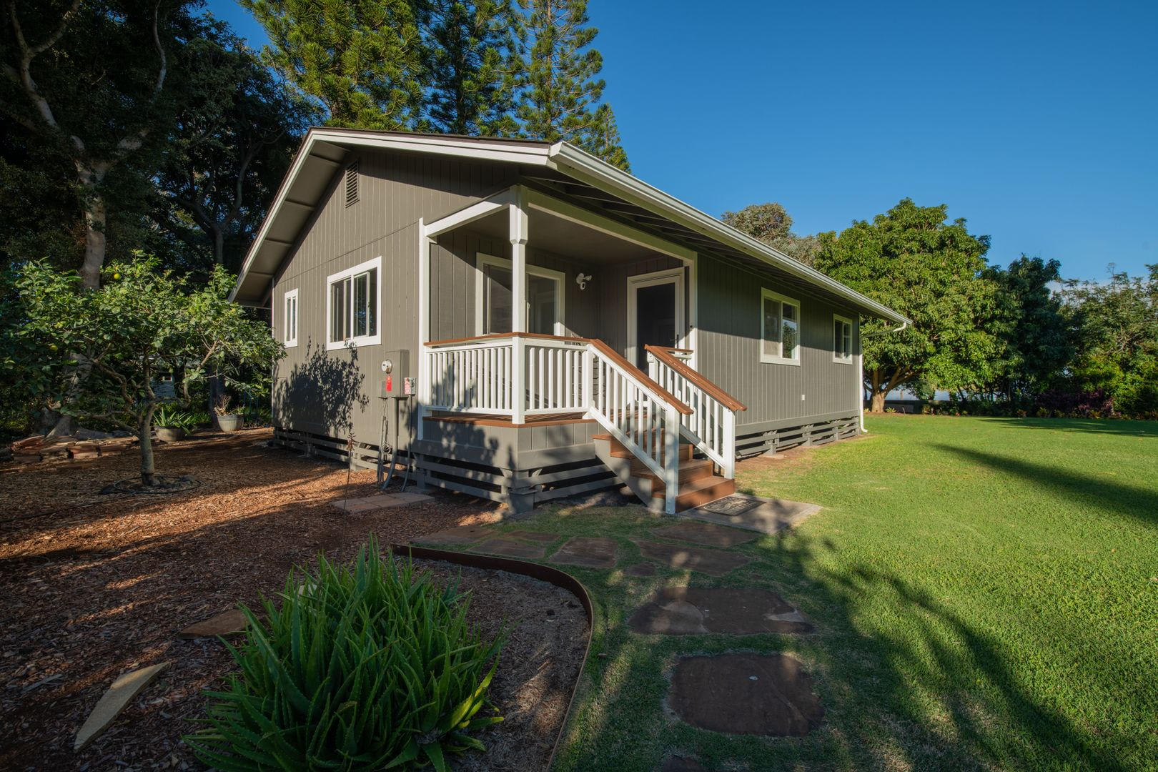 Furnished 3 bd. 2 ba. Makawao cottage on gated estate. – photo 1