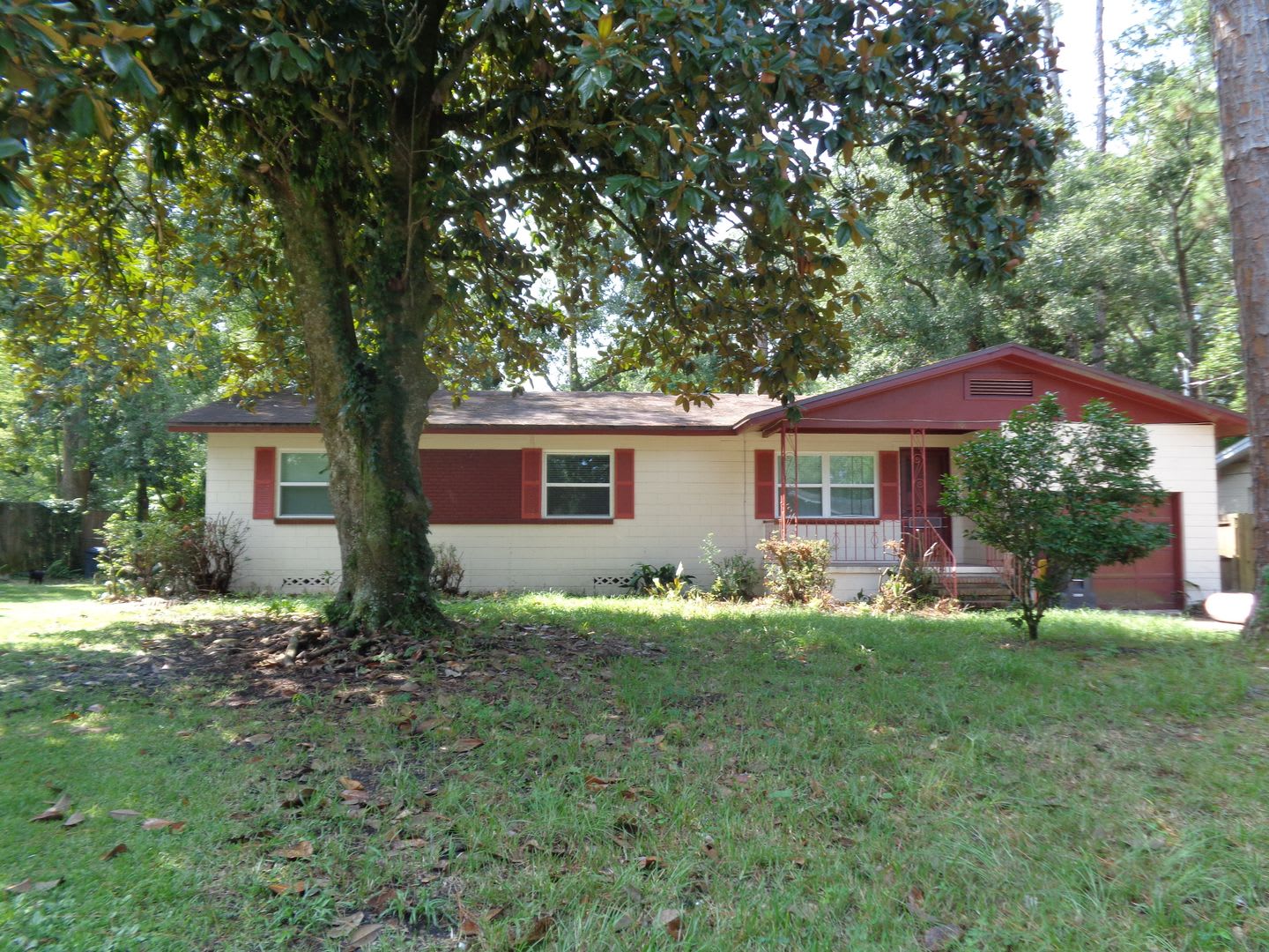 Beautiful Move In Ready Home With Bonus Room – photo 1