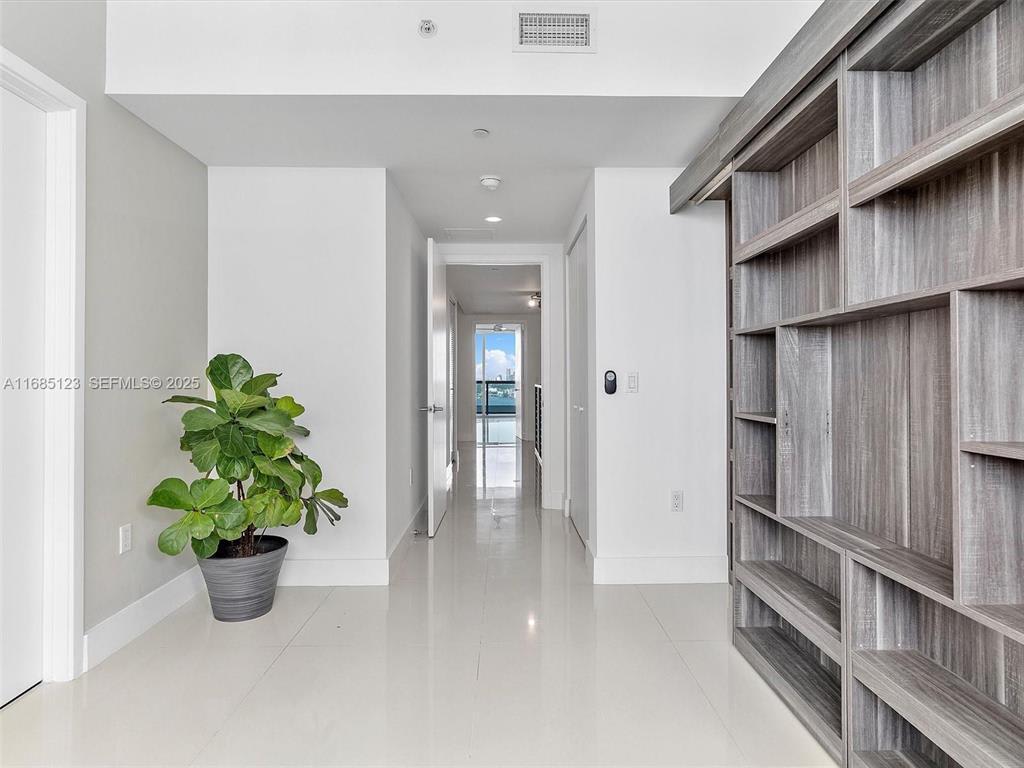 7935 East Drive – photo 2