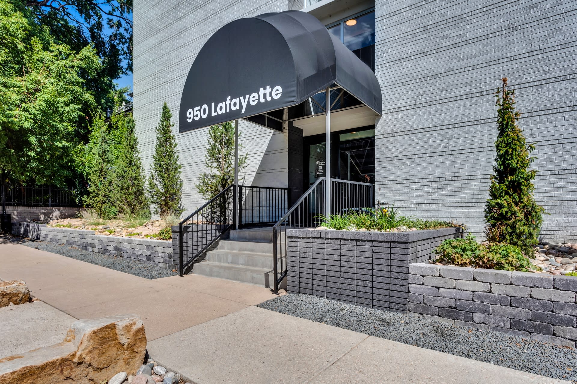 950 Lafayette – photo 1