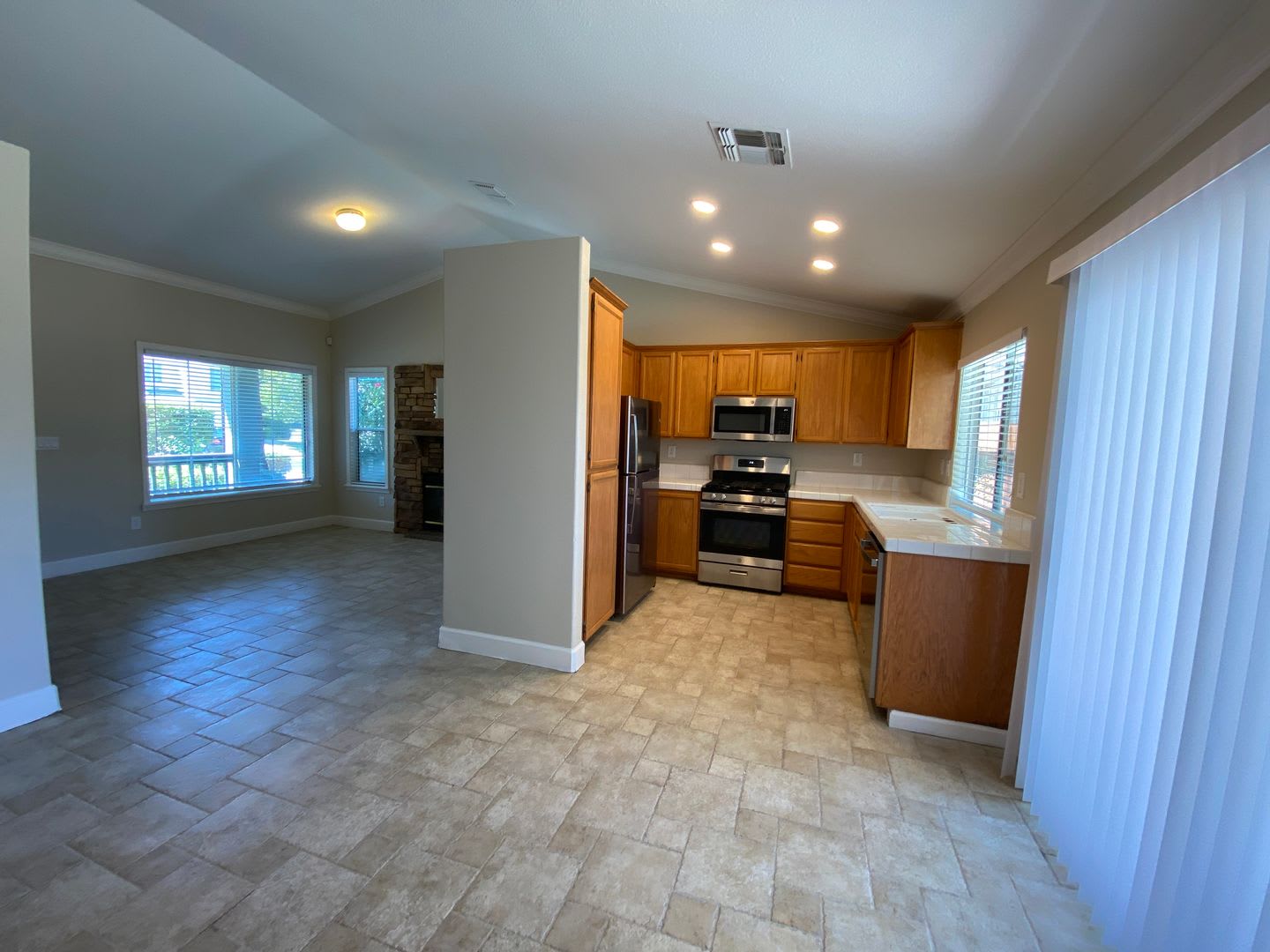 Great Location/Cozy Fireplace/Laguna Creek – photo 4