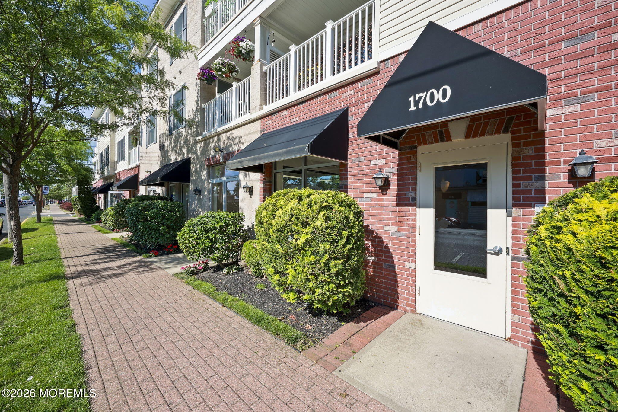 1700 Main Street – photo 2