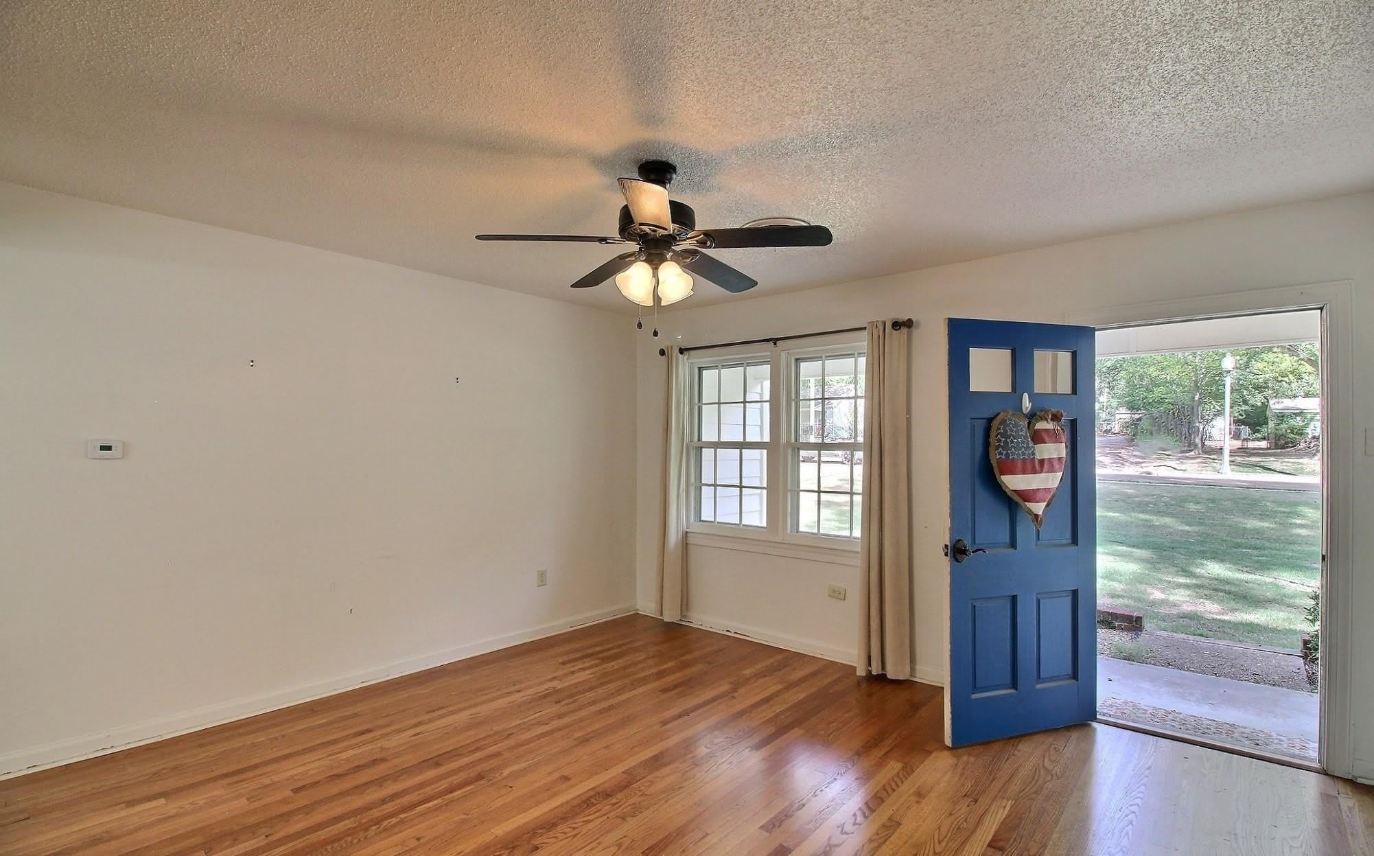 487 S CENTER St – photo 4