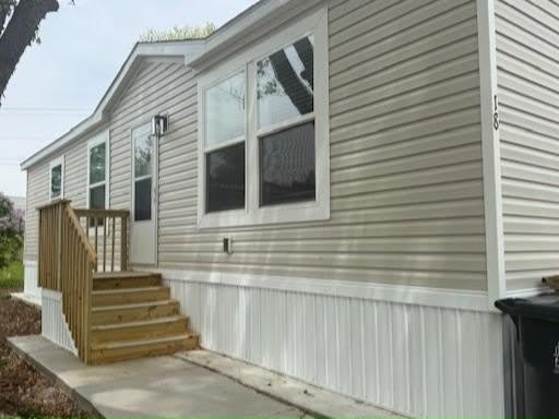 18 FAIRLANE CT – photo 2