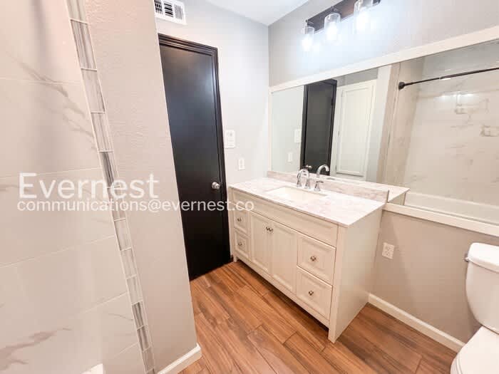 8611 Datapoint Drive – photo 5