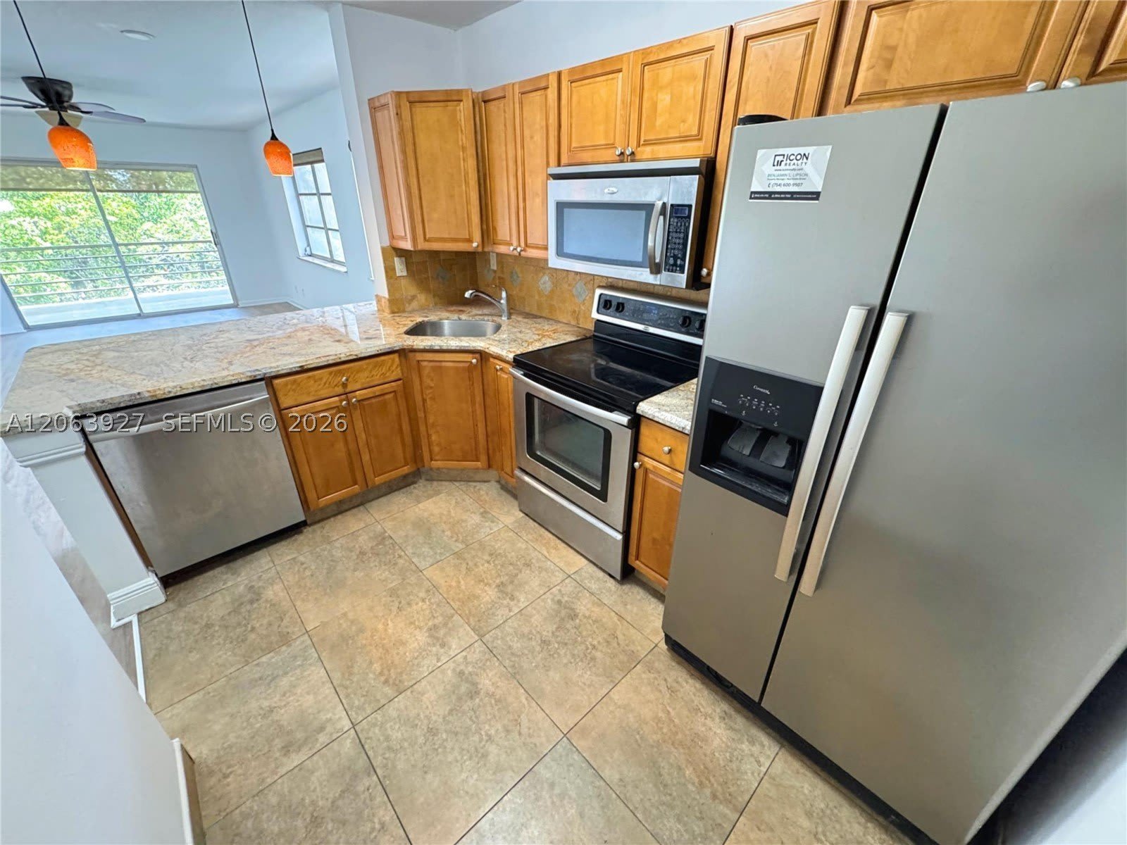 1400 NE 57th St – photo 1