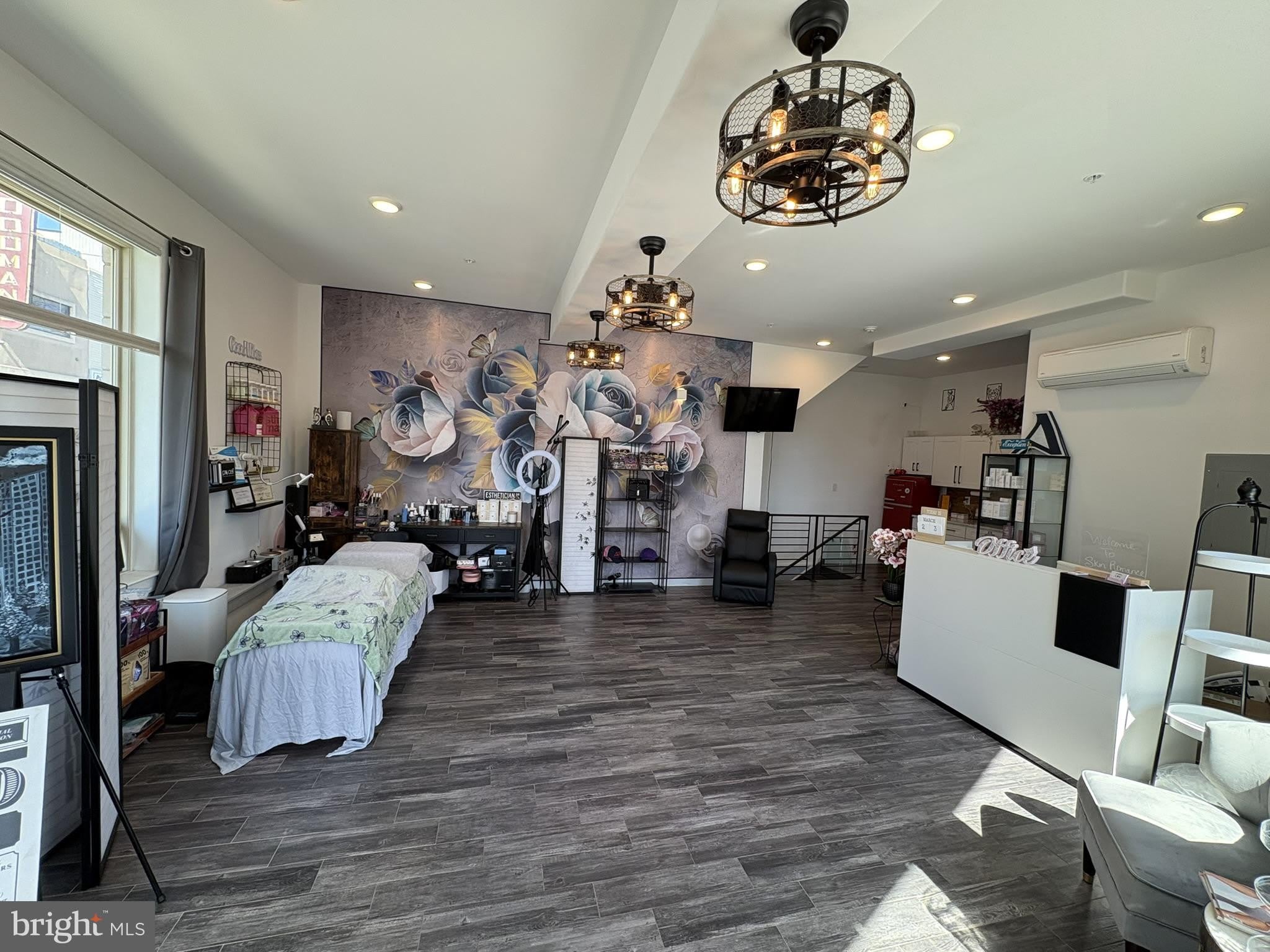 1453 POINT BREEZE Avenue – photo 5