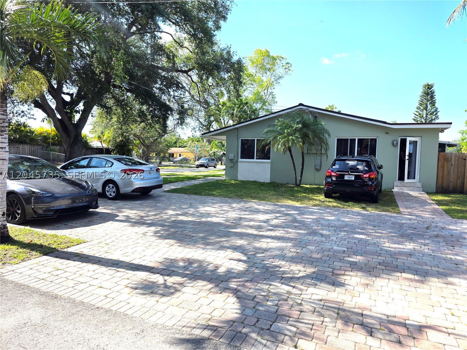 2111 N 26th Ave – photo 3