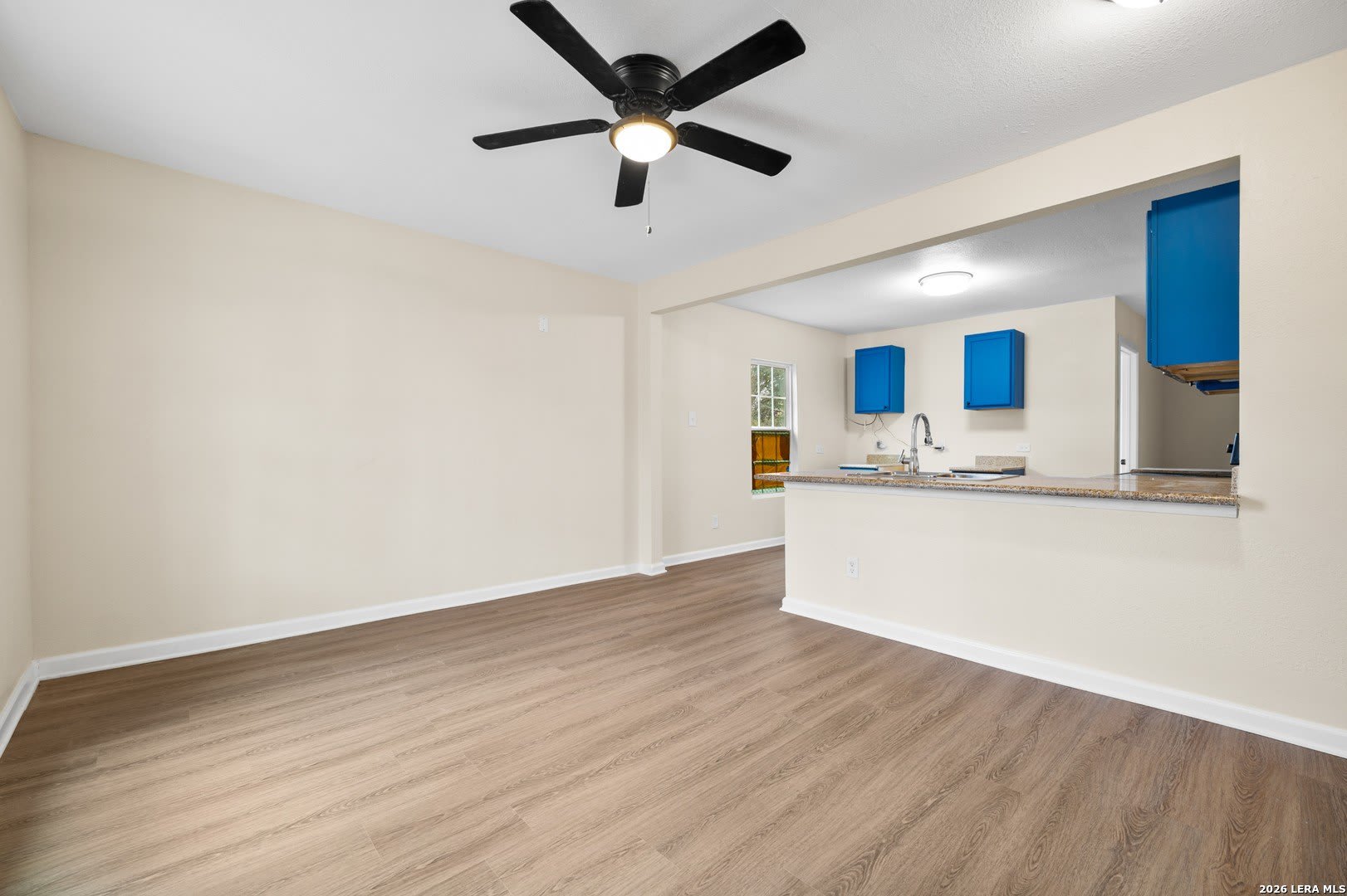 2619 E Houston – photo 5