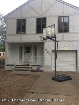 256 Lawrence Avenue – photo 1
