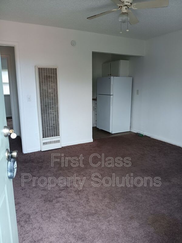 1731 NW 32nd St – photo 3