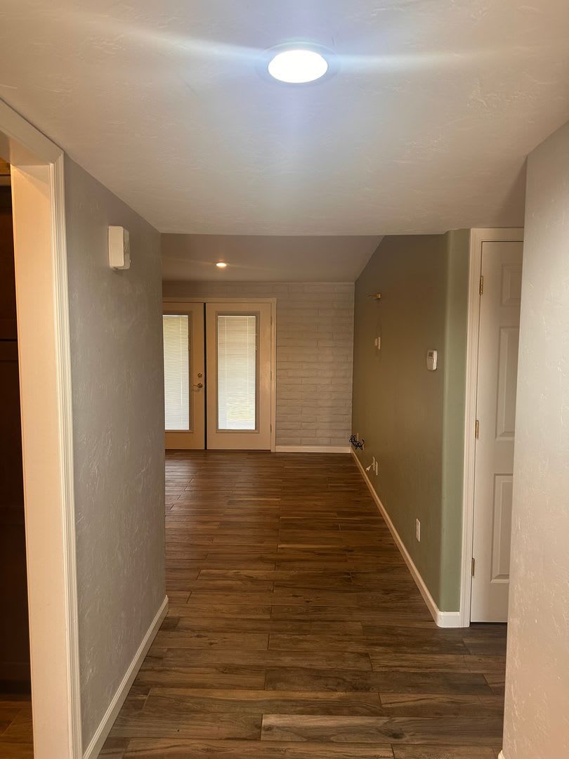 Beautiful And Pristine Condition 3 Bed 2 Bath Close To Davis Monthan Air Force Base – photo 2