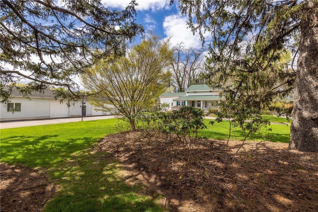 1253 Fairport Road – photo 2