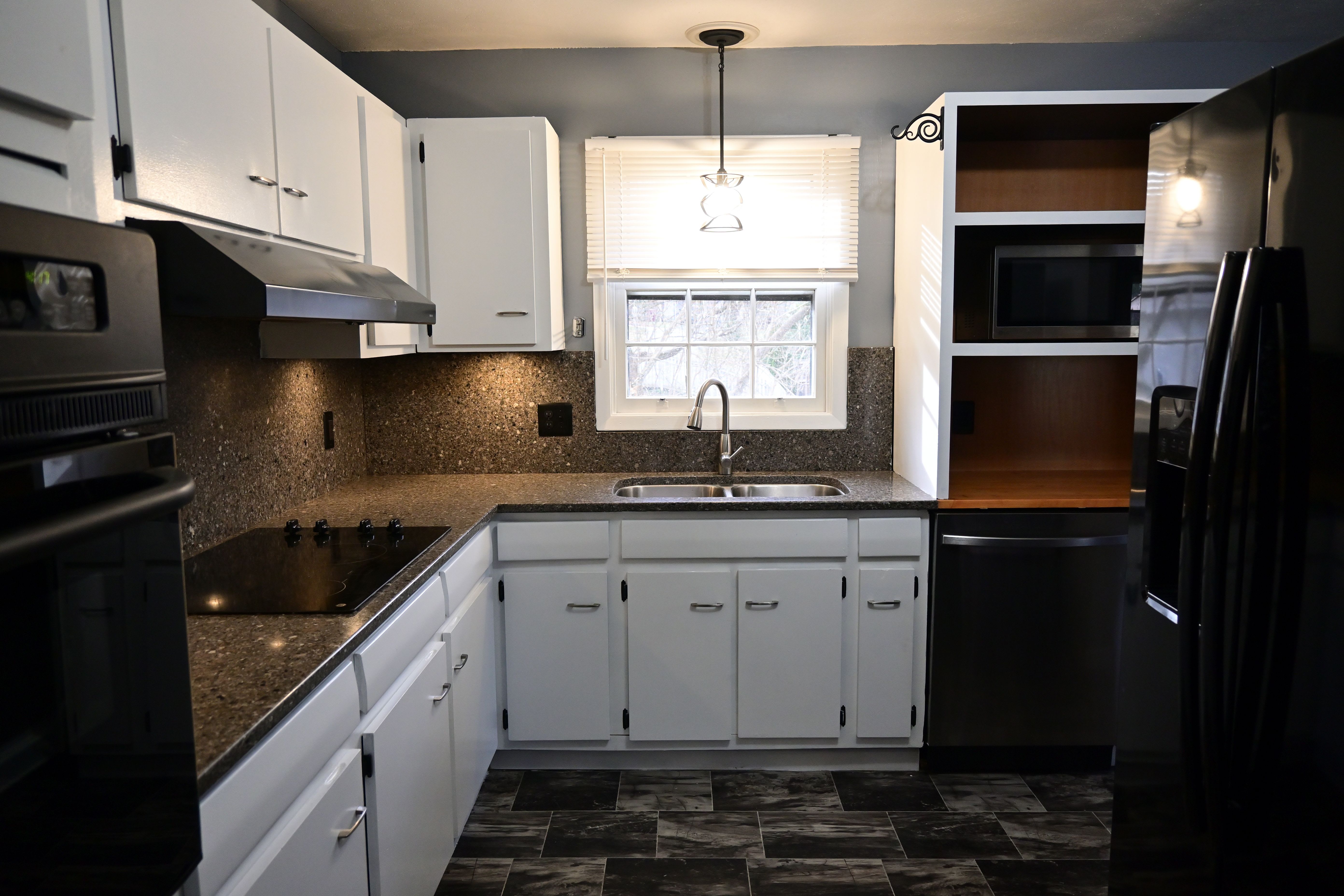 4011 W Englewood Blvd – photo 4