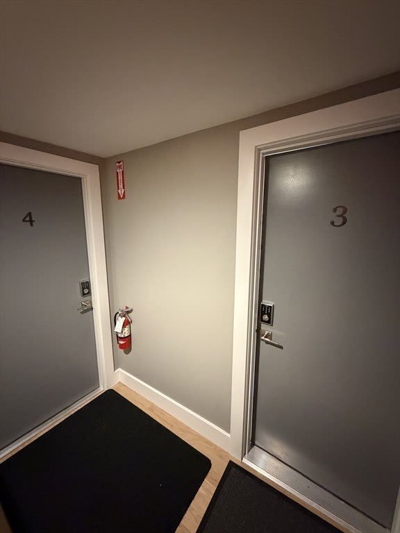 944 East St – photo 4