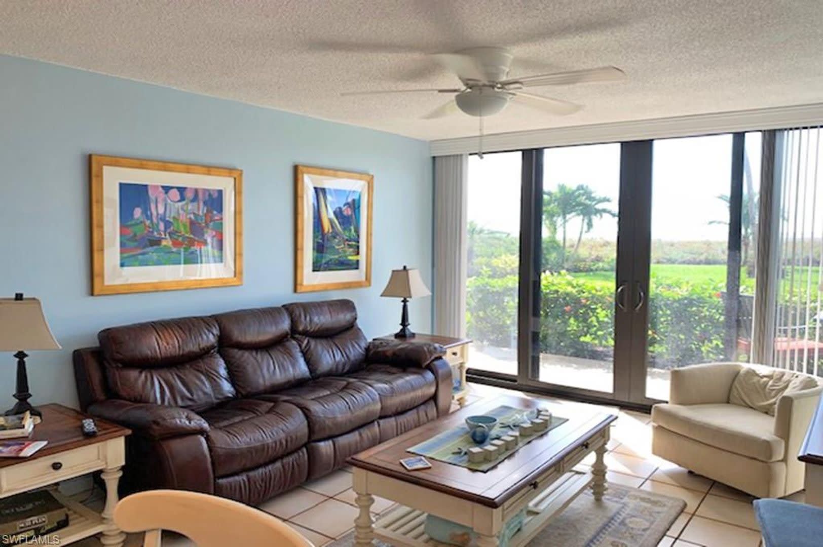 Only steps from the pool & the beach!!! MARCO ISLAND TWO BEDROOM ** – photo 2
