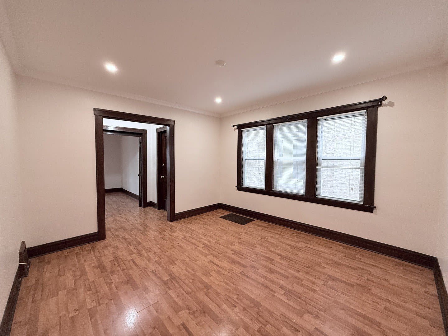 4950 N Marmora Avenue – photo 3