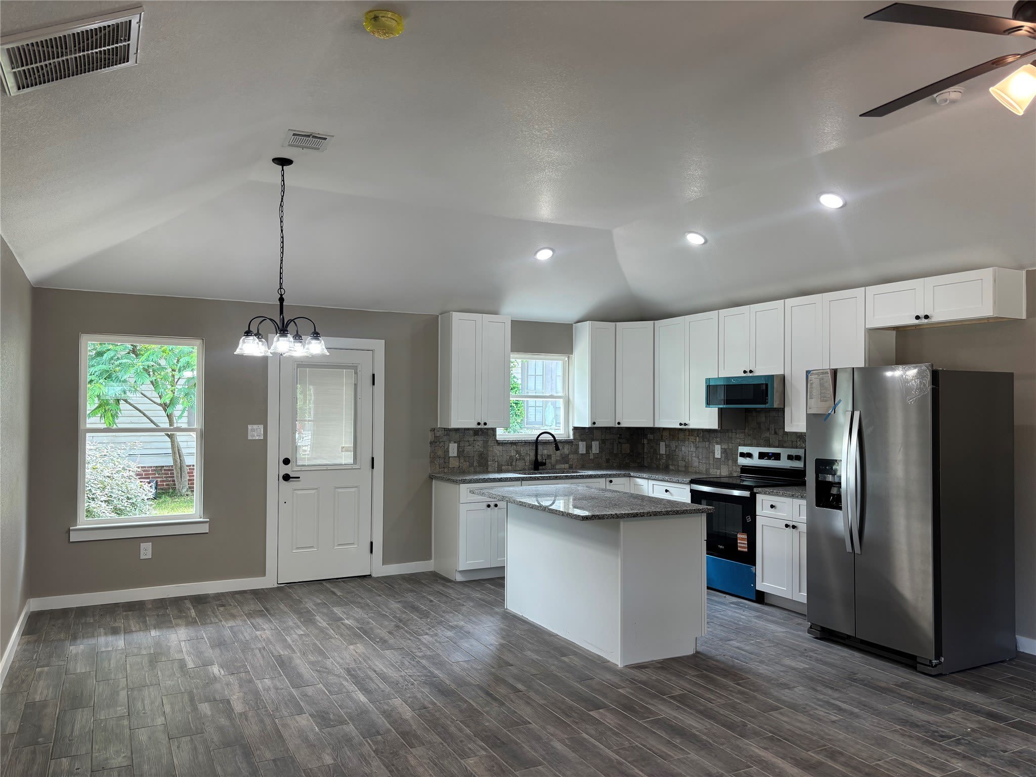 301 NW 23rd Street – photo 5