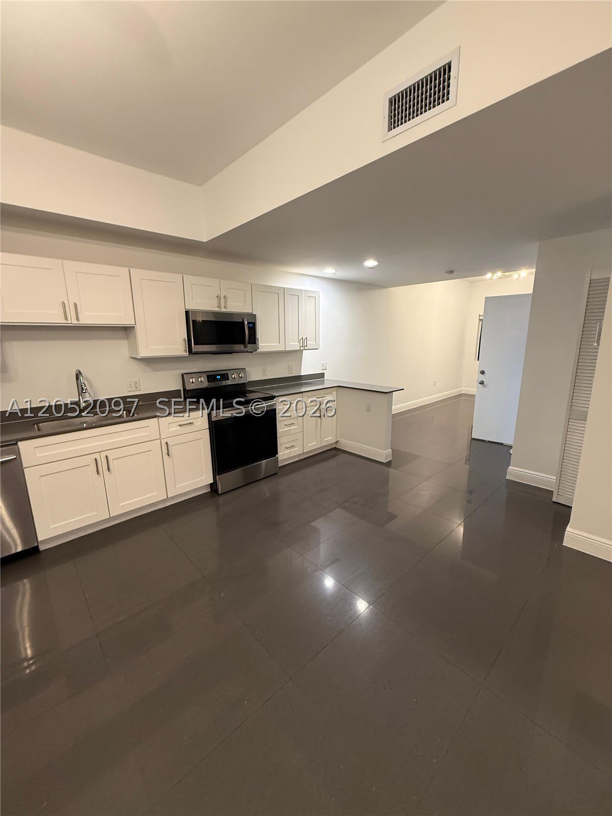 5131 NW 5th Ave – photo 3