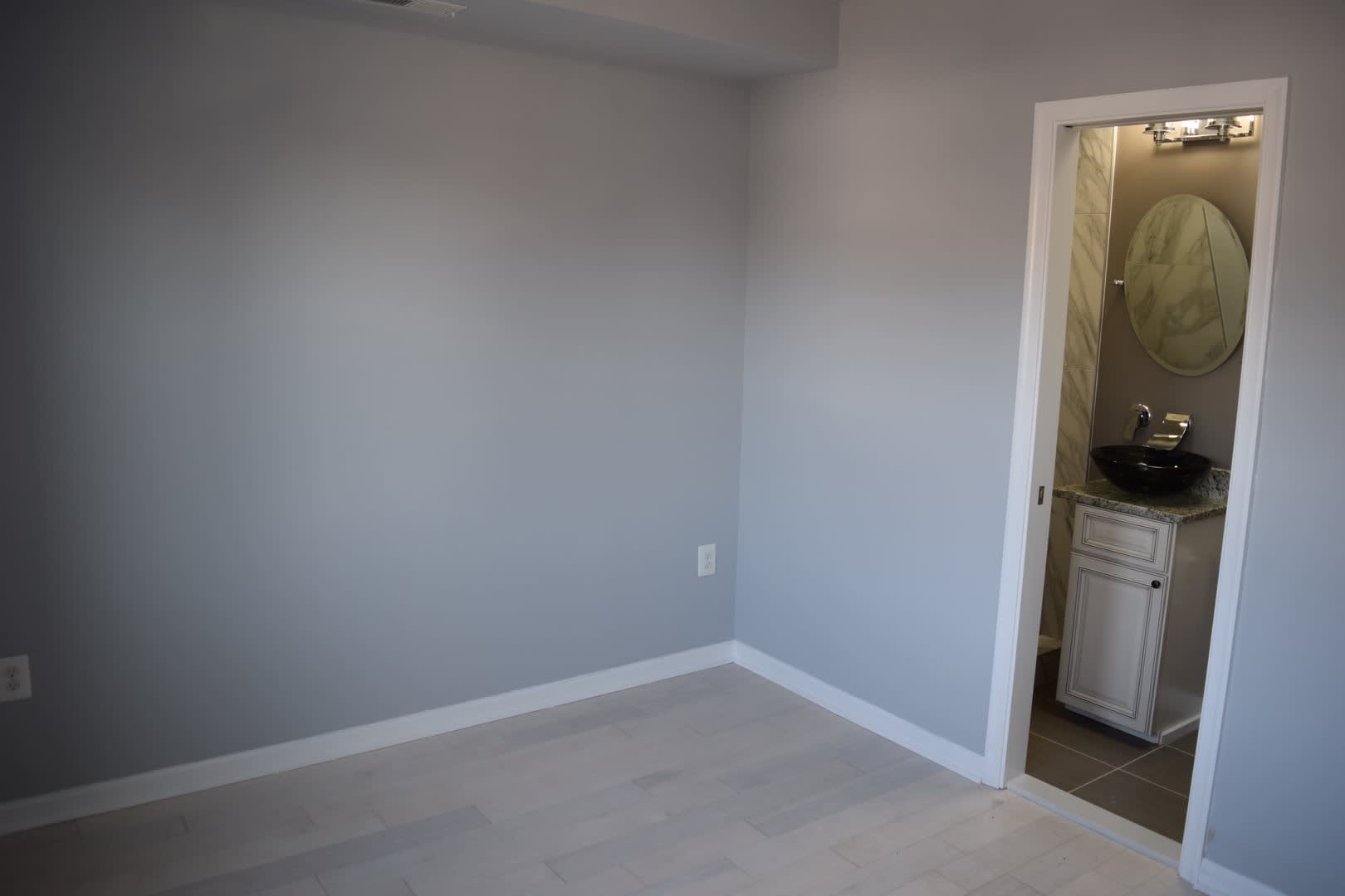 Charming 2 BD 2 BA with office near H St NE!! – photo 3
