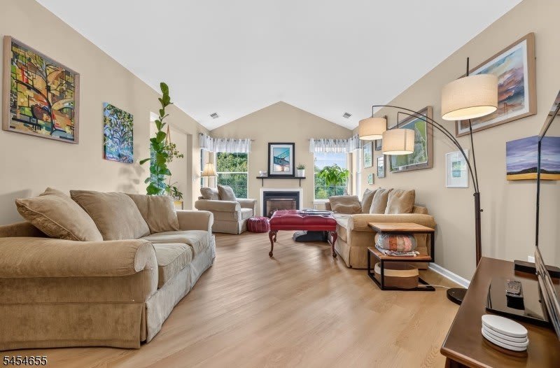 416 Homestead Ct – photo 3