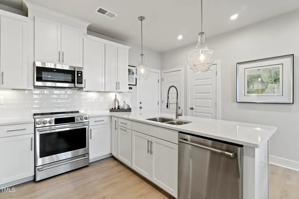 111 N Franklin St – photo 4