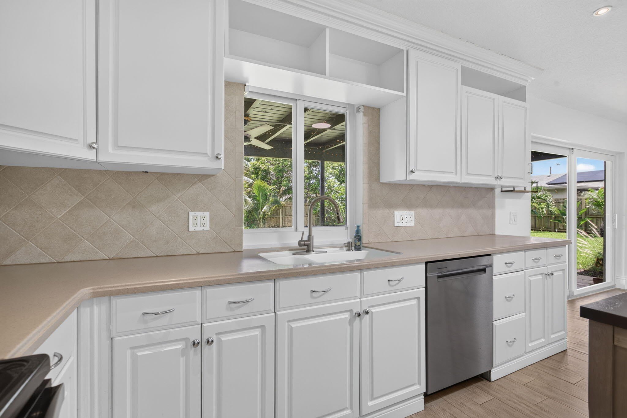 6410 NW 34TH Avenue – photo 4