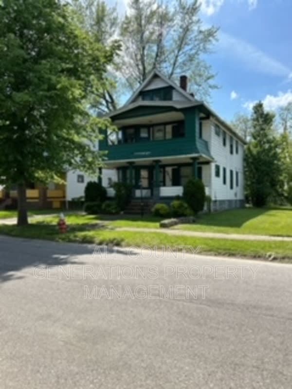 2812 E 117th St Down – photo 1
