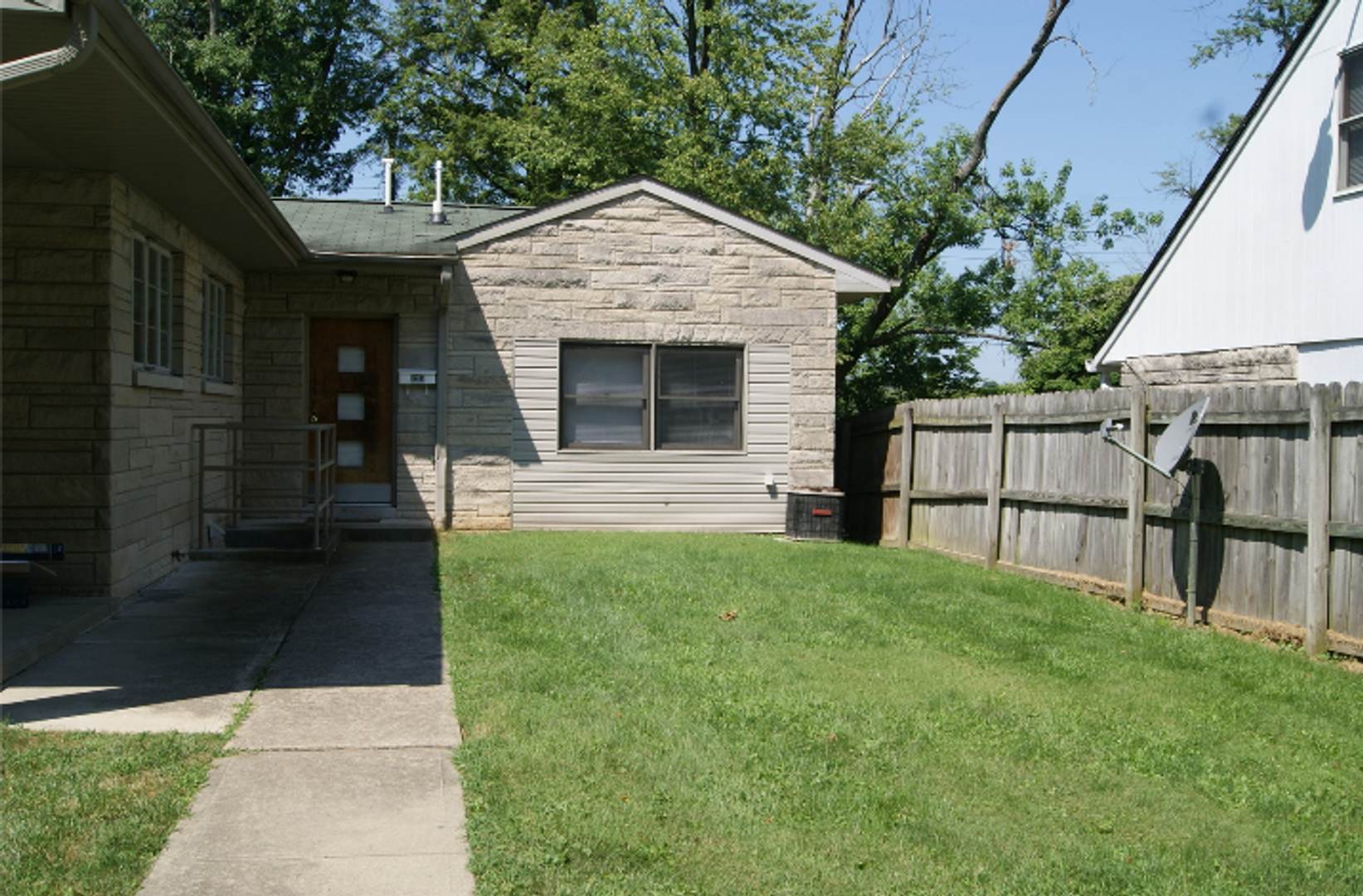 Spacious 3 bed/2 bath – photo 2